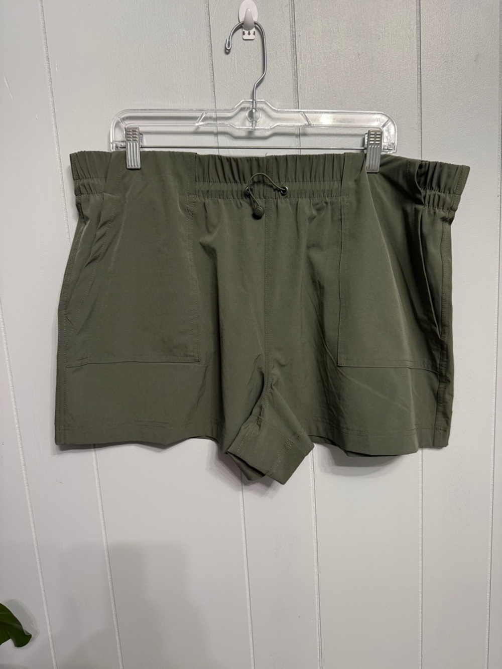 Classic Army Green Drawstring Shorts
(Photo #1 close to true color)